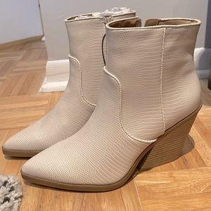 NWT Express White booties
